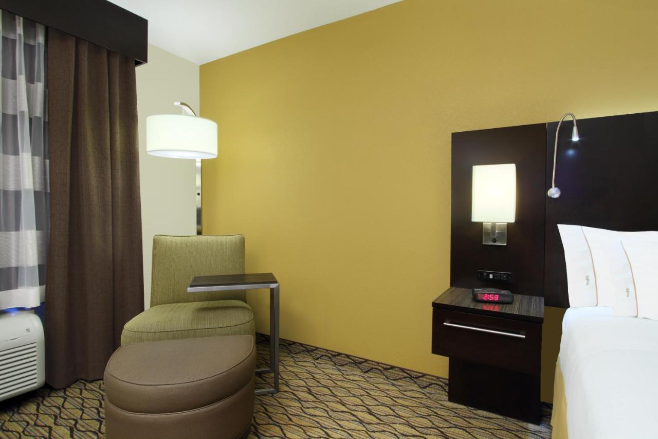 Holiday Inn Express - Colorado Springs - First & Main, An Ihg Hotel Стая снимка