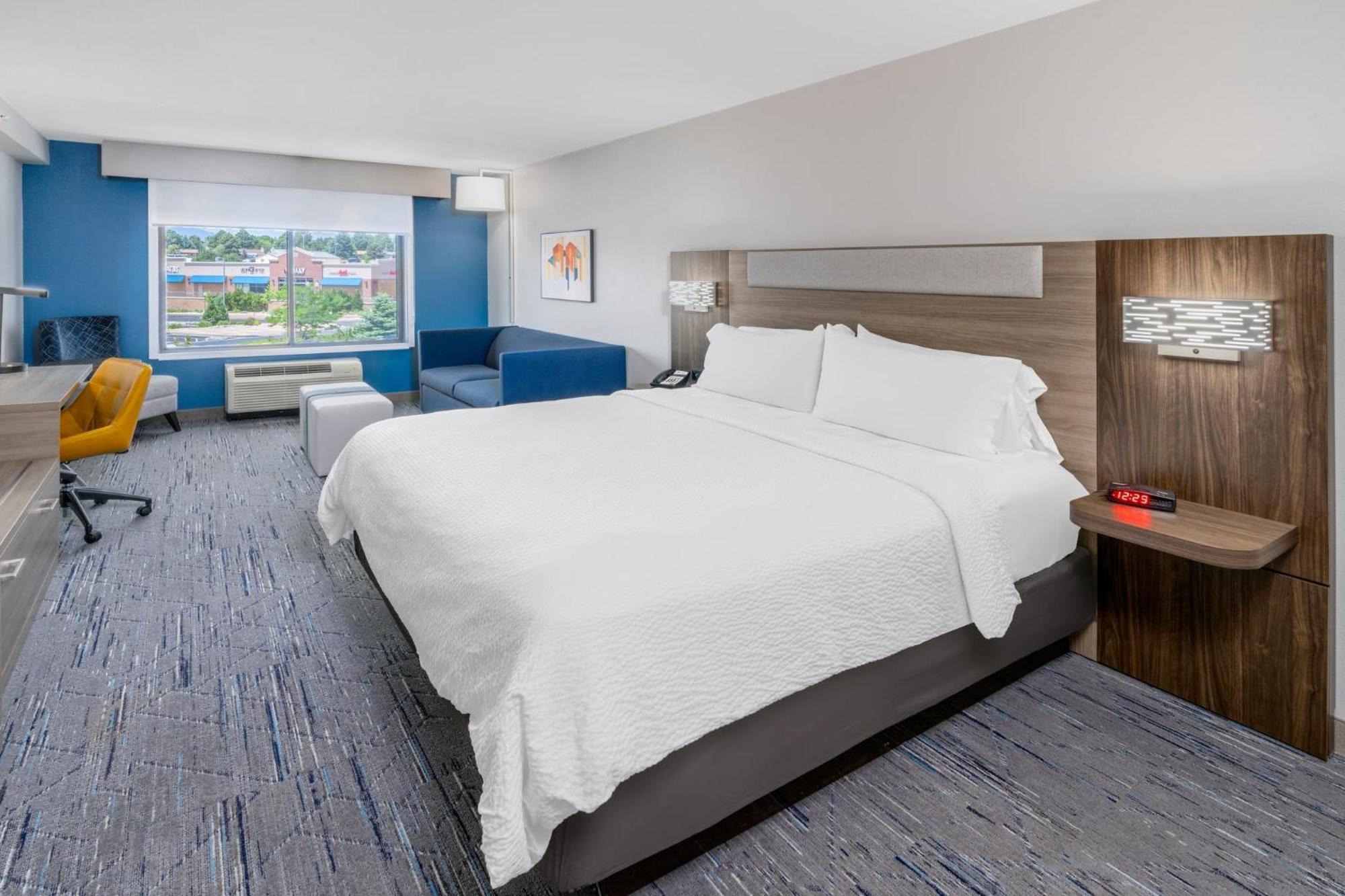 Holiday Inn Express - Colorado Springs - First & Main By Ihg Екстериор снимка