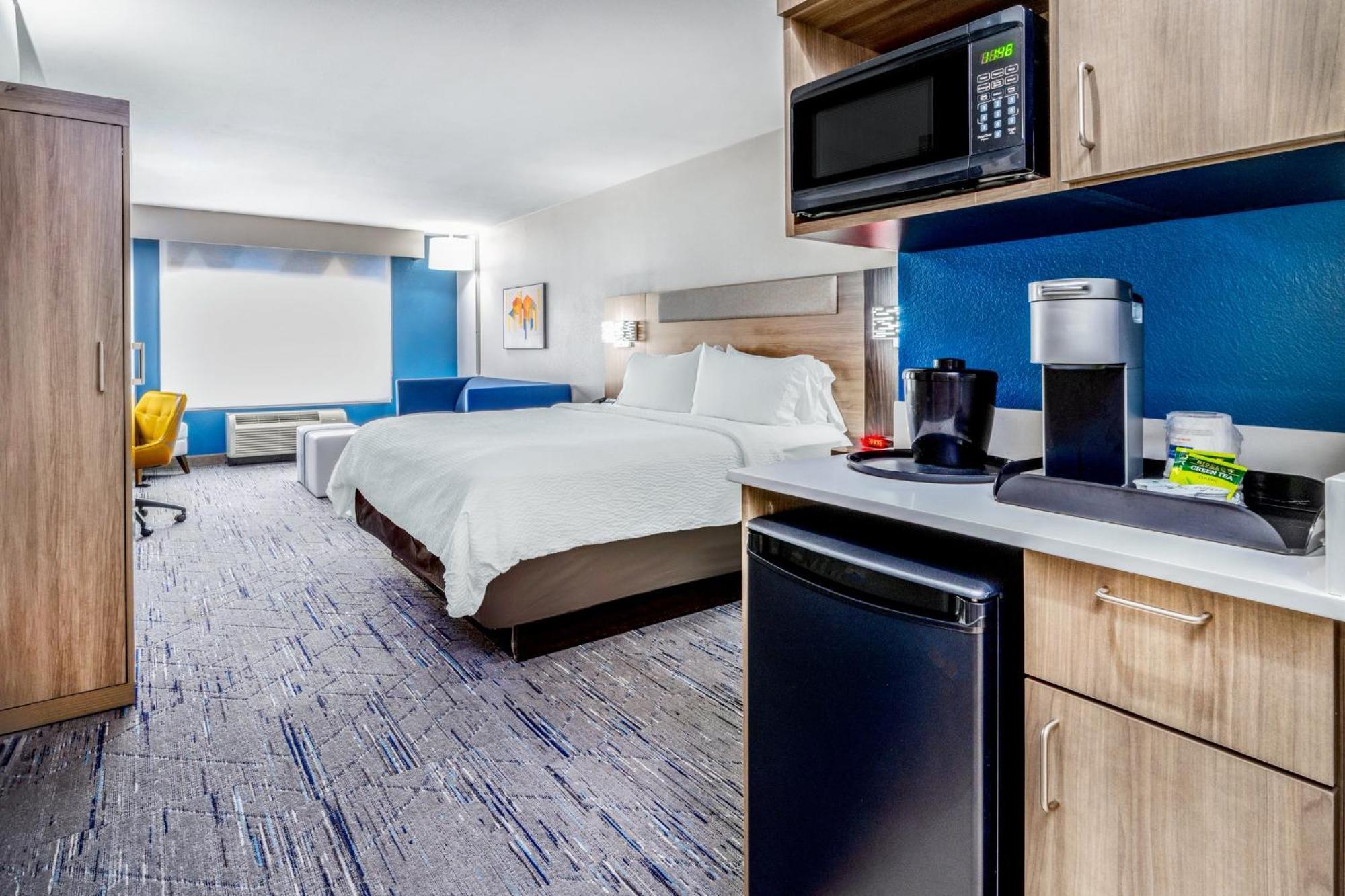 Holiday Inn Express - Colorado Springs - First & Main By Ihg Екстериор снимка