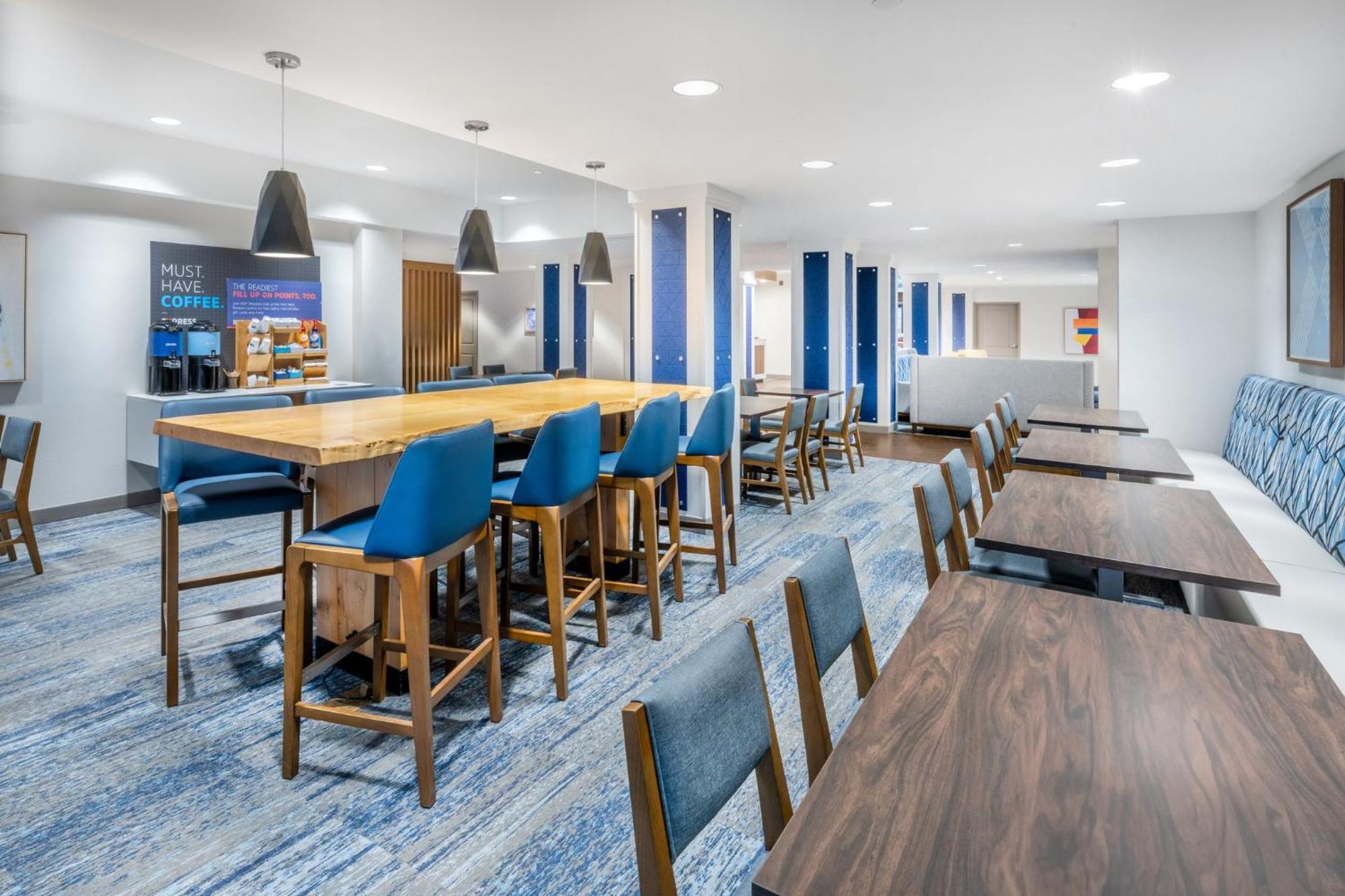 Holiday Inn Express - Colorado Springs - First & Main By Ihg Екстериор снимка