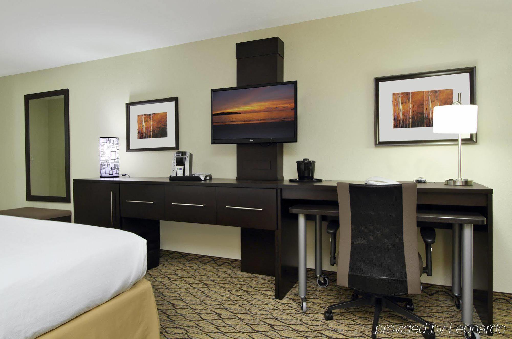 Holiday Inn Express - Colorado Springs - First & Main By Ihg Екстериор снимка
