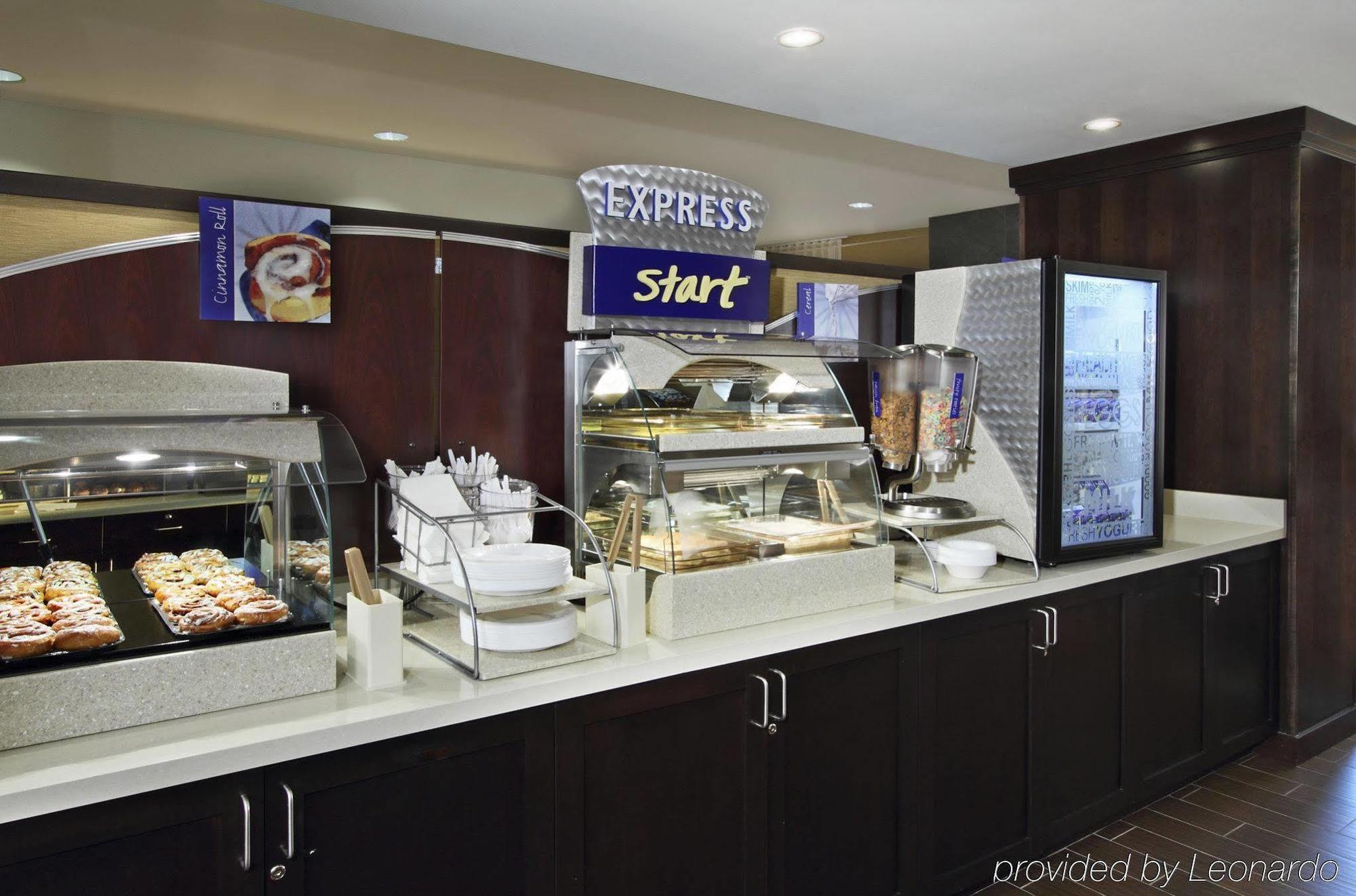 Holiday Inn Express - Colorado Springs - First & Main By Ihg Екстериор снимка